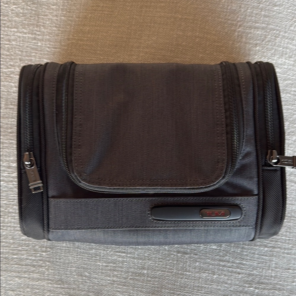 NWT TUMI Black/Gray Hanging Travel Kit